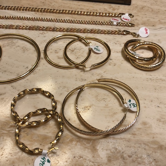 14 kt brand new earrings 1 1/2” - Picture 3 of 11